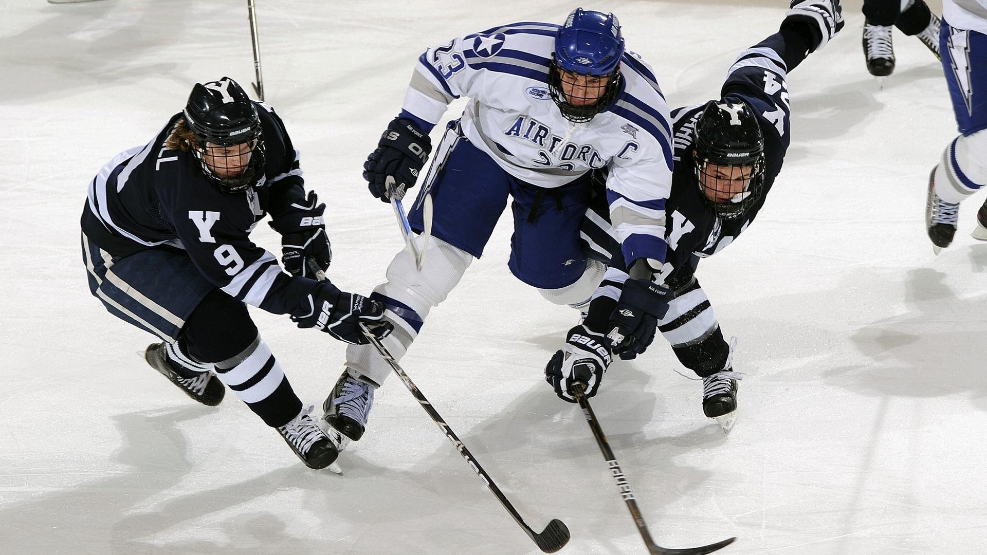 kaiyun体育-传奇教练的“战术宝典”：深耕细作助力球队实现飞跃，盘点十大传奇训练家