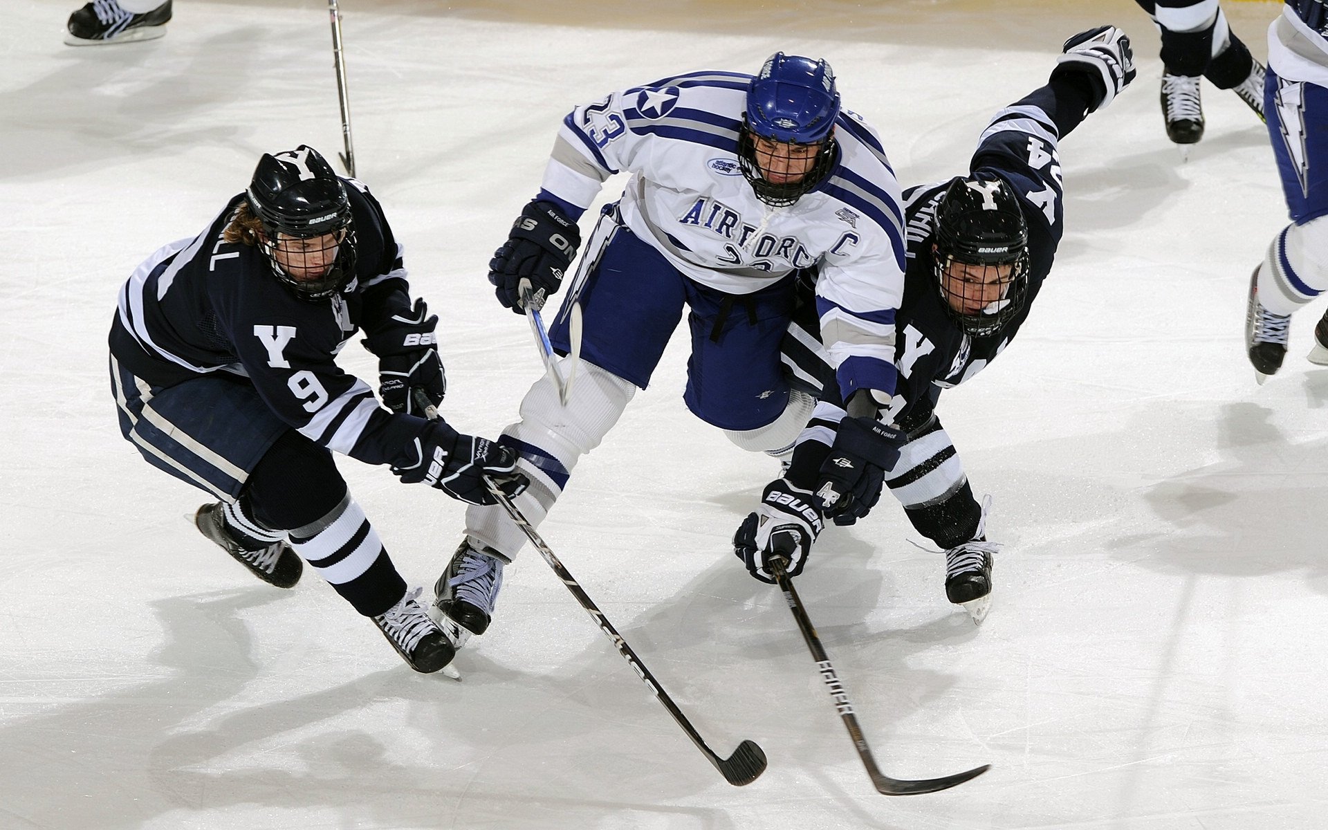 开云体育官网-法国媒体：主场失利不能用“年轻”解释，主场落败,一再反思